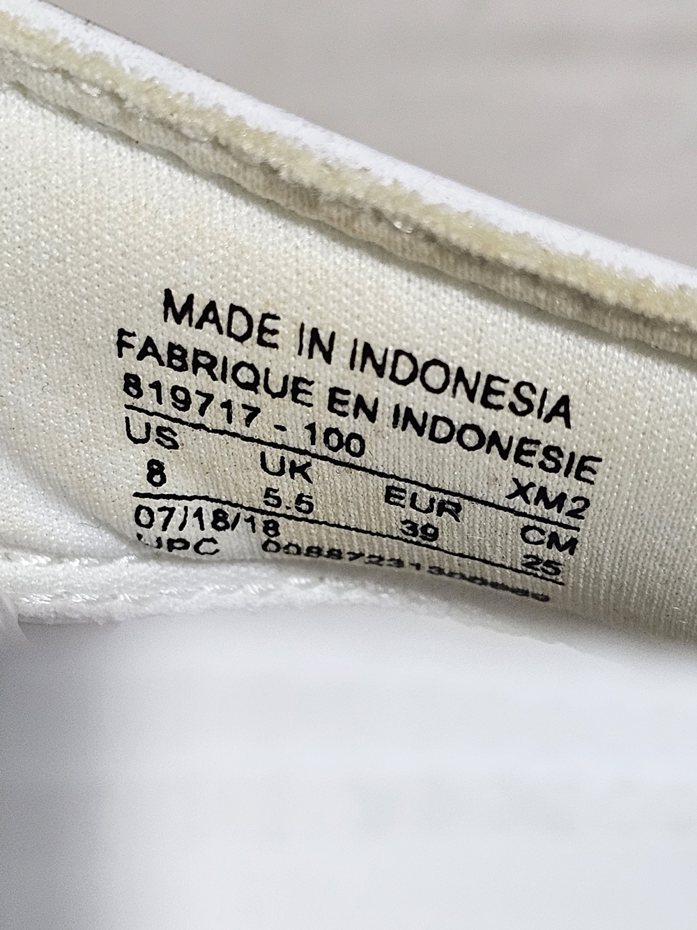Nike Womens White Adjustable Slide Sandals - Picture 9 of 10